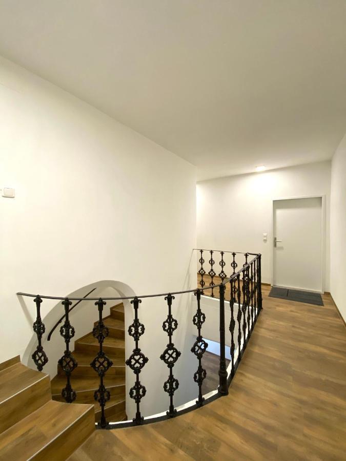 White Inn - Ferienwohnung Mit Terrasse Murzzuschlag Exterior photo